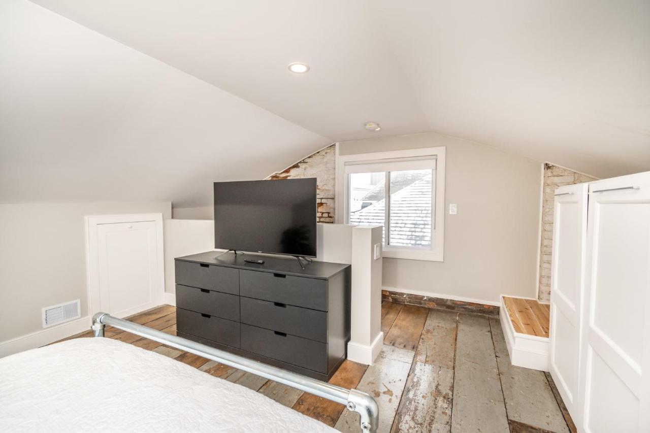 Luxury Design Focused, Detroit Themed Apt Near Downtown In The Art District Apartment Bagian luar foto